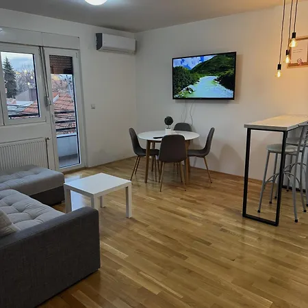 Nis East Gate With Balcony And Free Private Parking *