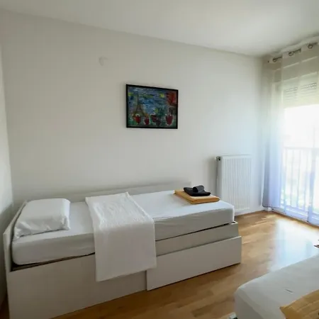 Nis East Gate With Balcony And Free Private Parking *