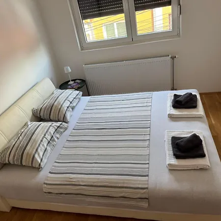 Nis East Gate With Balcony And Free Private Parking *